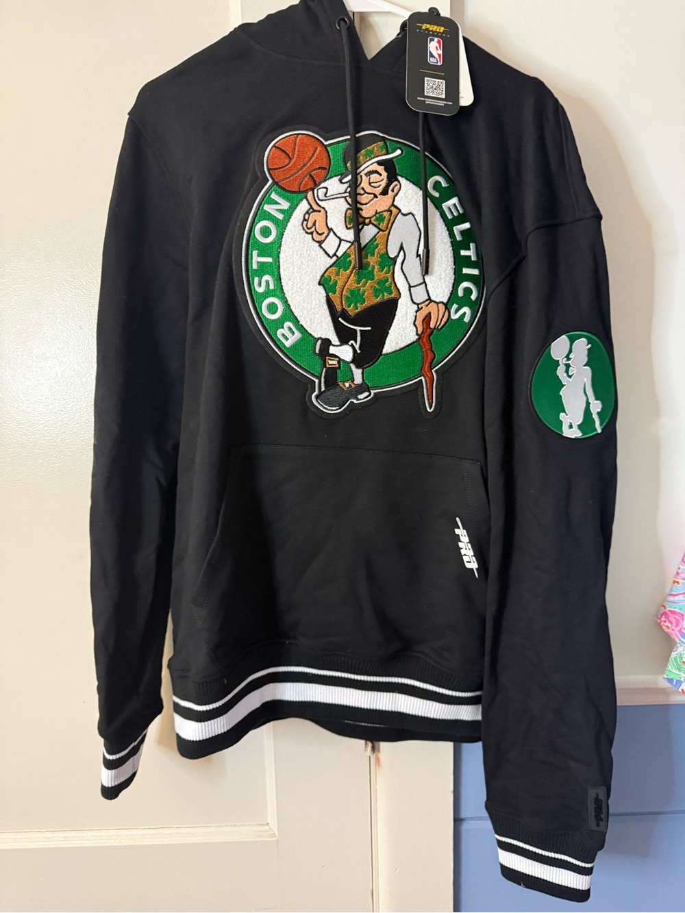 NBA Boston Celtics Retro Classic Pullover Hoodie- Size Large- $130 MSRP